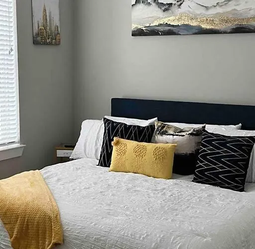 Elegant & Luxurious Modern With Southern Charm Apartment Fort Worth