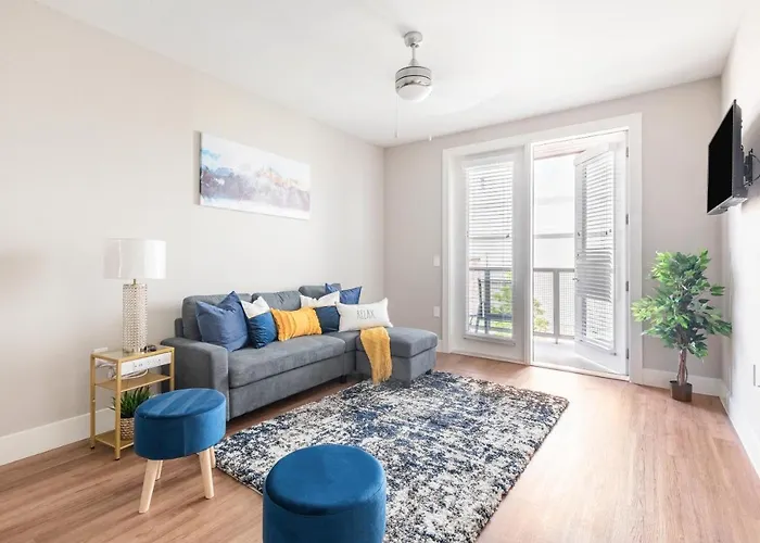 Elegant & Luxurious Modern With Southern Charm Apartment